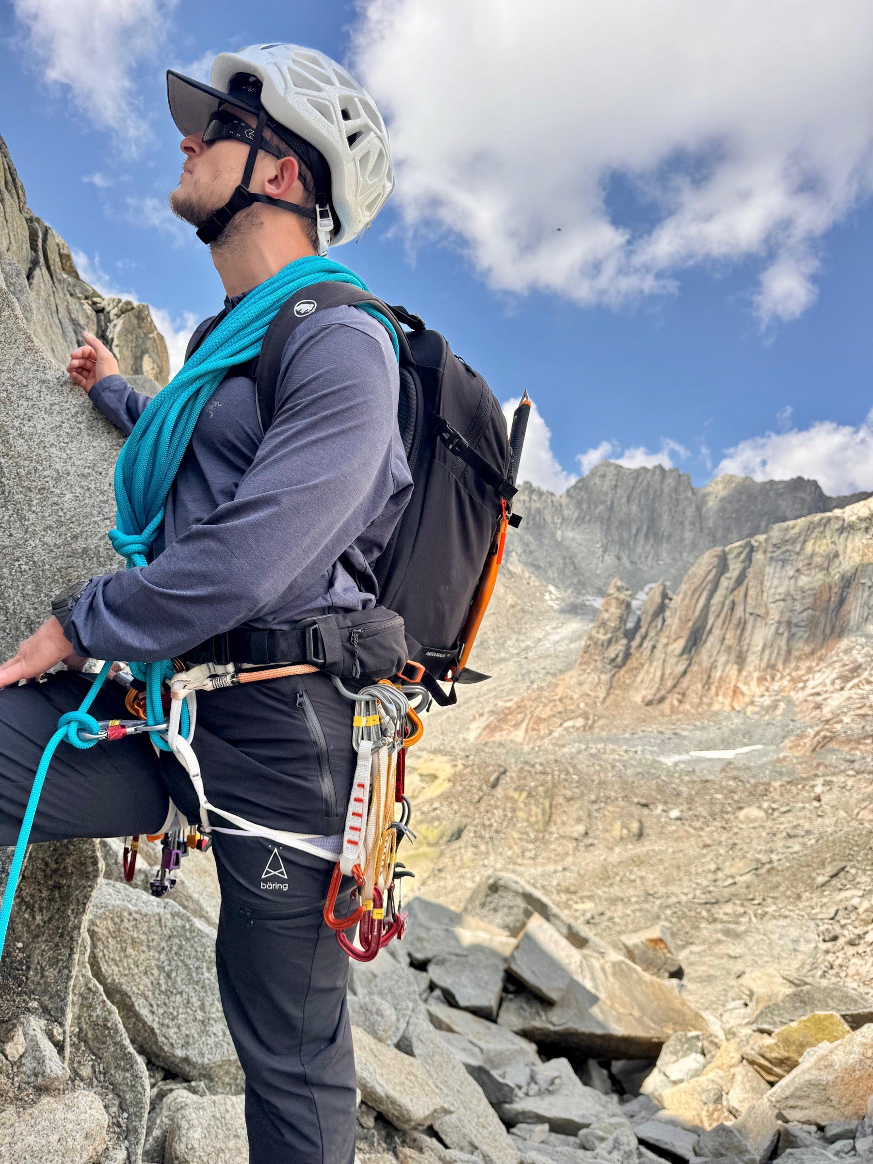 Bäring climber in the Alps